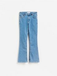 Jeansy flare - niebieski. Niebieskie jeansy damskie Reserved. Za 129.99 zł.