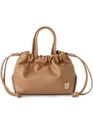 Vince Camuto Torebka "Ferrara" w kolorze jasnobrązowym - 30 x 20 x 14 cm rozmiar: onesize. Brązowe torebki klasyczne damskie Vince Camuto, z materiału, przez ramię, bez dodatków. Za 130.99 zł.