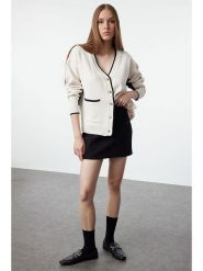 Trendyol Kardigan w kolorze biało-czarnym rozmiar: M. Białe kardigany damskie Trendyol, m, bez wzorów. Za 73.99 zł.