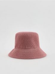 Pleciony kapelusz bucket - jasnofioletowy. Fioletowe kapelusze damskie Reserved, bez wzorów. Za 69.99 zł.