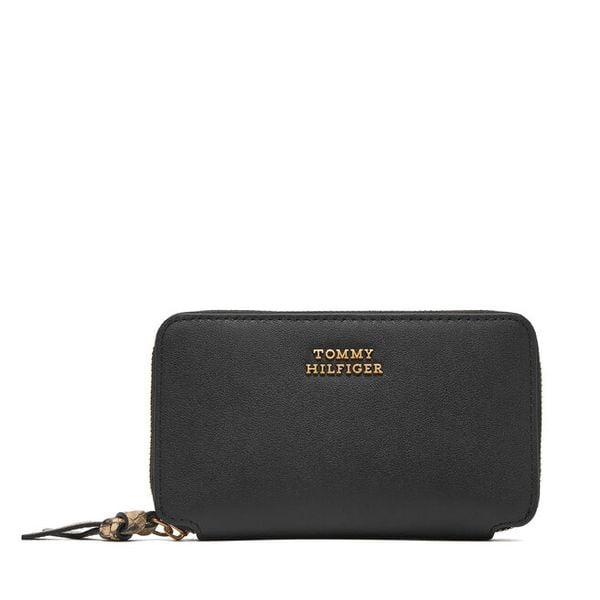 Portfel Tommy Hilfiger. Czarne portfele damskie Tommy Hilfiger, bez wzorów. Za 289.99 zł.