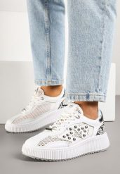 Białe Sneakersy z Nitami i Gwiazdą Viroti. Białe obuwie sportowe damskie Born2be, z jeansu, bez zapięcia. Za 109.99 zł.