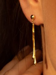 L instant d Or Złote kolczyki-wkrętki "Pluie dorée" rozmiar: onesize. Żółte kolczyki damskie L instant d Or, złote. Za 1,283.99 zł.