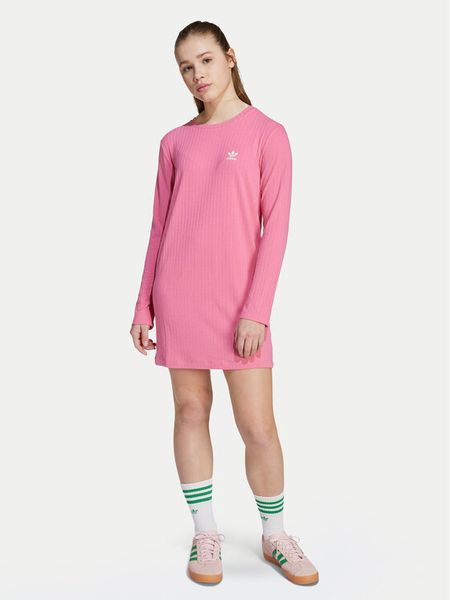 Adidas Sukienka codzienna JX2850 Różowy Slim Fit. Czerwone sukienki dziewczęce Adidas, bez wzorów, z wiskozy, bez ramiączek, proste. Za 129.99 zł.