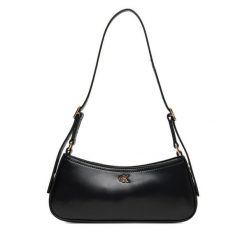 Torebka Calvin Klein. Czarne torebki klasyczne damskie Calvin Klein, bez dodatków. Za 299.99 zł.