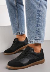 Czarne Sneakersy z Ozdobnymi Przeszyciami przed Kostkę Redala. Czarne obuwie sportowe damskie Renee, przed kostkę, bez zapięcia. Za 59.99 zł.