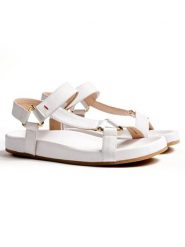 LLOYD Skórzane sandały w kolorze białym rozmiar: 39. Białe sandały damskie Lloyd, bez wzorów, ze skóry, z otwartym noskiem, bez obcasa, bez zapięcia. Za 308.18 zł.