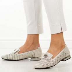 Złote ażurowe skórzane półbuty damskie Cambell 35304. Żółte półbuty damskie Cambell, na lato, w ażurowe wzory, z materiału, z okrągłym noskiem, bez obcasa, na obcasie, bez zapięcia. Za 229.00 zł.