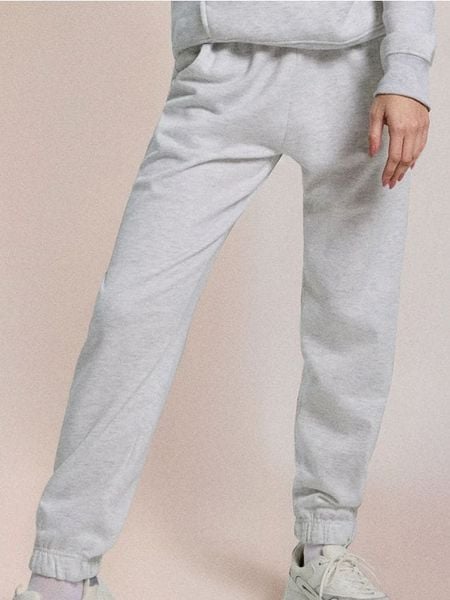 Spodnie dresowe jogger - Inny. Spodnie sportowe damskie Sinsay, l, bez wzorów, z dresówki. Za 35.99 zł.