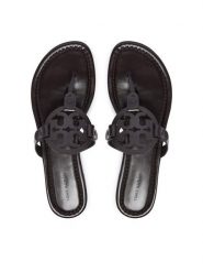 Tory Burch Japonki 174875 Brązowy. Brązowe klapki damskie Tory Burch, bez wzorów, ze skóry, bez obcasa, bez zapięcia. Za 1,134.00 zł.
