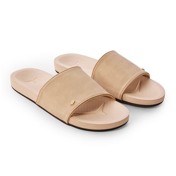 Klapki damskie Rip Curl SWC Bloom. Czarne klapki damskie Rip Curl, bez wzorów, z materiału, bez obcasa, bez zapięcia. Za 119.99 zł.