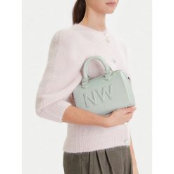 Torebka Nine West. Niebieskie torebki klasyczne damskie Nine West, bez dodatków. Za 269.99 zł.