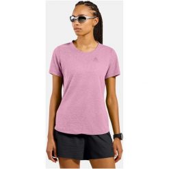 Koszulka z krótkim rękawem damska ODLO T-shirt crew neck s/s ESSENTIAL. Czerwone koszulki sportowe damskie ODLO, s, bez wzorów, bez ramiączek. Za 249.99 zł.