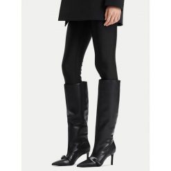 Kozaki Eva Minge. Czarne kozaki damskie Eva Minge, bez obcasa, na szpilce, bez zapięcia. Za 779.99 zł.