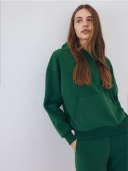 Bluza z kapturem - zielony. Zielone bluzy damskie Reserved, l, bez wzorów, z bawełny, z kapturem. W wyprzedaży za 59.99 zł.