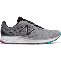 New Balance Vazee Pace WPACECN2. Brązowe obuwie sportowe damskie New Balance, z gumy. W wyprzedaży za 349.99 zł.