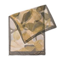 Szal damski Anekke, wykonany z lekkiego materiału tekstylnego z artystycznym wzorem, kolorowy, 42470-041. Szare szaliki damskie Anekke, z aplikacjami. Za 119.00 zł.