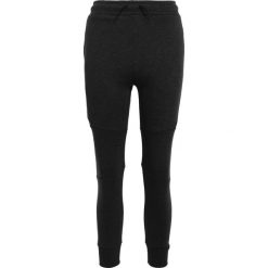 Nike Performance TECH PANT Spodnie treningowe black/cool grey. Czarne spodnie dresowe chłopięce Nike Performance, z bawełny, długie. W wyprzedaży za 209.30 zł.