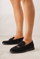 Czarne Mokasyny z Imitacji Zamszu Zdobione Zawieszką i Przeszyciem Aezoris. Czarne mokasyny damskie Renee, z jeansu, bez obcasa. Za 99.99 zł.