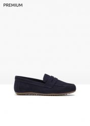 Półbuty loafersy skórzane. Niebieskie półbuty damskie bonprix, bez wzorów, ze skóry, bez obcasa, bez zapięcia. Za 144.99 zł.