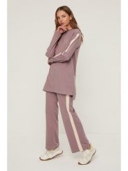 Trendyol 2-częściowy strój sportowy w kolorze fioletowym rozmiar: S. Różowe spodnie dresowe damskie Trendyol, s, bez wzorów. Za 91.34 zł.