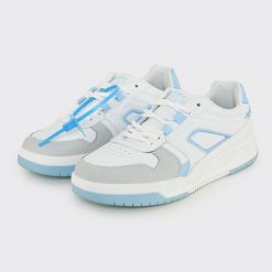 But sportowy BLAST biało-błękitny. Białe obuwie sportowe damskie LEGEA, bez zapięcia. W wyprzedaży za 157.50 zł.