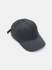 Bawełniana czapka z daszkiem - czarny. Czarne czapki z daszkiem damskie Sinsay, bez wzorów, z bawełny. Za 9.99 zł.