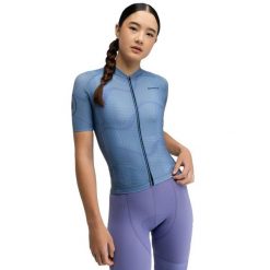Damska koszulka rowerowa z krótkim rękawem Kolarstwo Siroko M2-W Monte Velo. Niebieskie koszulki damskie SIROKO, m, bez wzorów, bez kołnierzyka, bez ramiączek. Za 253.00 zł.