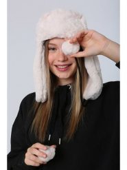 Lucky Bees Czapka w kolorze jasnoróżowym rozmiar: onesize. Różowe czapki damskie Lucky Bees, bez wzorów, z futra. Za 117.45 zł.