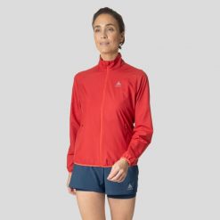 Kurtka techniczna damska ODLO Essential Light Jacket. Białe kurtki damskie ODLO, l, bez wzorów, z materiału, z kapturem. Za 305.99 zł.