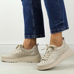 Beżowe ażurowe skórzane półbuty damskie S.Barski 482. Brązowe obuwie sportowe damskie S.BARSKI, na jesień, ze skóry, bez zapięcia, trekkingowe. Za 239.00 zł.