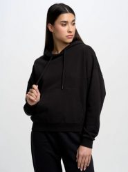 Bluza damska z kapturem czarna Susana 906. Czarne bluzy damskie Big Star, l, bez wzorów, z bawełny, z kapturem. W wyprzedaży za 189.99 zł.
