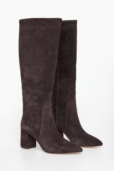 Kozaki damskie zamszowe TWINSET. Kozaki damskie Twinset Milano, z zamszu, bez obcasa, bez zapięcia. Za 1,669.00 zł.