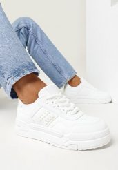 Białe Sznurowane Sneakersy na Płaskiej Grubej Podeszwie z Perforacją Pinnella. Białe obuwie sportowe damskie Born2be, przed kostkę, bez zapięcia. Za 99.99 zł.