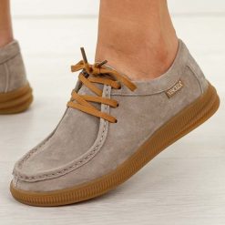 Beżowe skórzane mokasyny damskie Vinceza 95391. Brązowe mokasyny damskie VINCEZA, na jesień, z jeansu, z okrągłym noskiem, bez obcasa. W wyprzedaży za 215.10 zł.