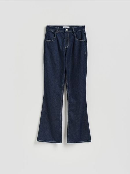 Jeansy flare - granatowy. Niebieskie jeansy damskie Reserved. Za 129.99 zł.