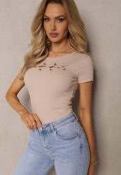 Beżowa Bluzka z Bawełny Ozdobiona Wycięciami i Splotem przy Dekolcie Galanettia. Brązowe bluzki damskie Renee, bez wzorów, z bawełny, eleganckie, bez kołnierzyka, bez ramiączek. Za 49.99 zł.