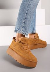 Brązowe Sneakersy w Stylu Śniegowców z Futerkiem na Platformie Mavione. Brązowe obuwie sportowe damskie Born2be, na zimę, z materiału, bez zapięcia. Za 109.99 zł.