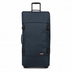 Torba podróżna Eastpak Tranverz L. Niebieskie torby podróżne Eastpak, bez wzorów, z denimu. Za 836.40 zł.