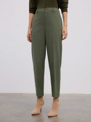 BGN Spodnie w kolorze zielonym rozmiar: 38. Brązowe spodnie materiałowe damskie BGN, bez wzorów, z materiału. Za 149.31 zł.