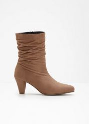 Botki z marszczeniem. Brązowe botki damskie bonprix, bez obcasa, bez zapięcia. Za 149.99 zł.
