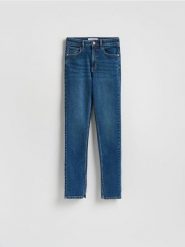 Jeansy slim fit high waist - granatowy. Niebieskie jeansy damskie Reserved, z podwyższonym stanem. Za 129.99 zł.