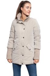 DAMSKA KURTKA ZIMOWA MUSTANG Heidi Shortparka 1009878 3276. Kurtki damskie Mustang, na zimę, s, bez wzorów, bez kaptura. W wyprzedaży za 119.99 zł.