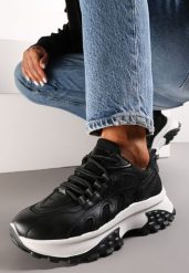 Czarne Sznurowane Sneakersy na Grubej Podeszwie z Ozdobnymi Przeszyciami Kayor. Czarne obuwie sportowe damskie Renee, bez zapięcia. Za 99.99 zł.