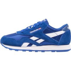 Reebok Classic Tenisówki i Trampki collegiate royal/white. Niebieskie buty sportowe dziewczęce Reebok Classic, z materiału. Za 179.00 zł.