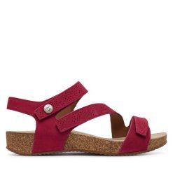 Sandały Josef Seibel. Czerwone sandały damskie Josef Seibel, bez wzorów, bez obcasa, na płaskiej podeszwie, bez zapięcia. Za 439.99 zł.