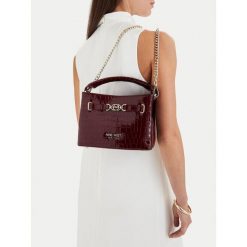 Torebka Nine West. Czerwone torebki klasyczne damskie Nine West, bez dodatków. Za 249.99 zł.