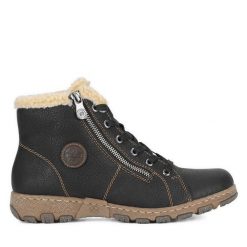 Botki Rieker. Czarne botki damskie Rieker, bez obcasa, na płaskiej podeszwie, bez zapięcia. Za 258.99 zł.