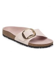 Birkenstock Skórzane klapki "Madrid" w kolorze jasnoróżowym rozmiar: 39. Różowe klapki damskie Birkenstock, bez wzorów, z lakierowanej skóry, z otwartym noskiem, bez obcasa, bez zapięcia. Za 546.48 zł.