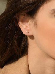 DIAMANTA Złote kolczyki-wkrętki "Single diamond" z diamentami rozmiar: onesize. Żółte kolczyki damskie DIAMANTA, z diamentem, złote. Za 1,478.99 zł.